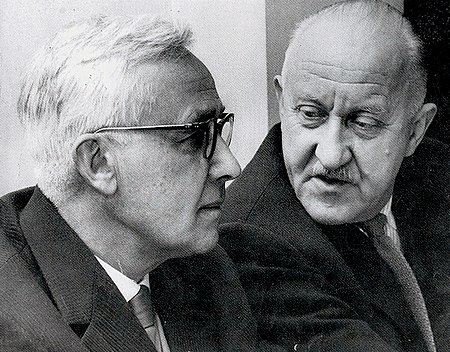 М. И. Стеблин-Каменский (слева) и исландский писатель Халлдор Кильян Лакснесс